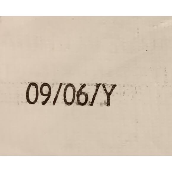 Case Logic Car Vehicle Visor CD Holder Opens up to Hold Even More 09/06 Up to 20 - Picture 7 of 7